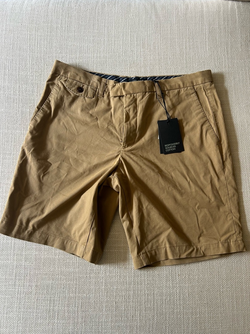 BRAND NEW - Men's Casual Cotton Blend Shorts in Khaki